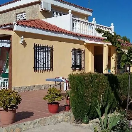 Chalet Con Piscina Privada Nyaraló *
