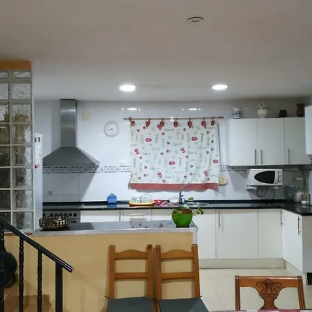 Chalet Con Piscina Privada * Turís